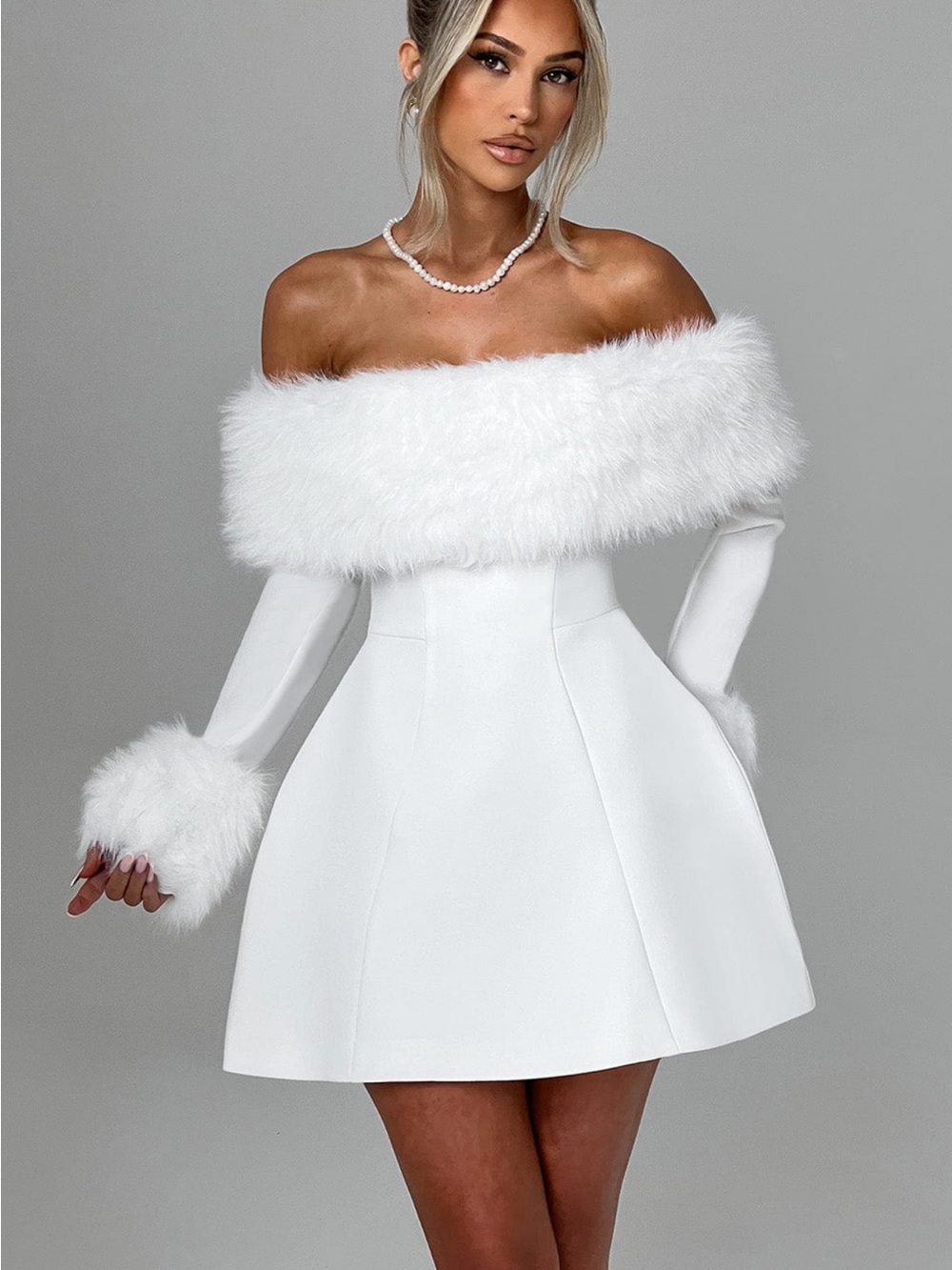 NWOT VILLANELLE MINI DRESS - IVORY Off-Shoulder White Faux-Fur Trim Sz XL